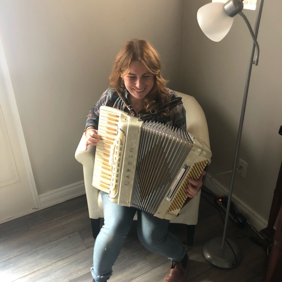 Meet your Posher, Becky - Picture 1 of 1